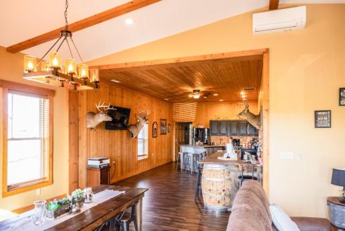 Tall Tine Lodge in Camp Point (IL)