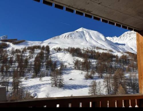 T2 view, skiing, summer pool Balcons du Soleil
