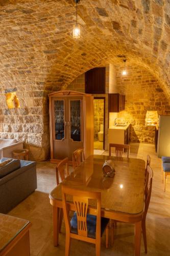 Authentic 2 bedrooms house in the heart of Ehden in Ehden