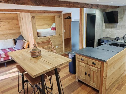 AppartT BoHo studio écolo tout équipé de 2024 (AppartT BoHo studio ecolo tout equipe de 2024) in Saint-Dalmas-le-Selvage