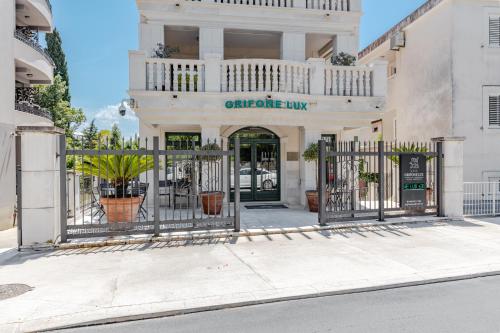 Apartments Grifone Lux 2
