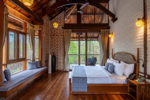 SaffronStays Vedika Heritage Family Suite in Vikramgad