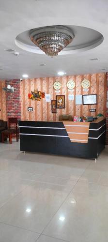 Hotel Paras r inn airport