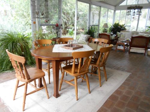Facilities, Whispering Pines Bed and Breakfast in Collie