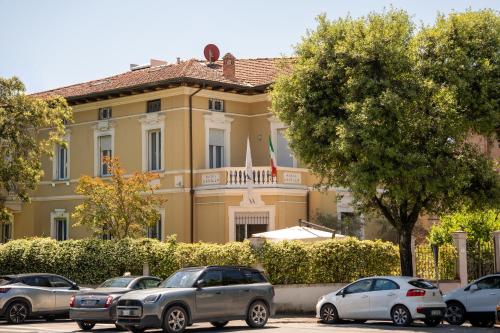 La Villa, Siena