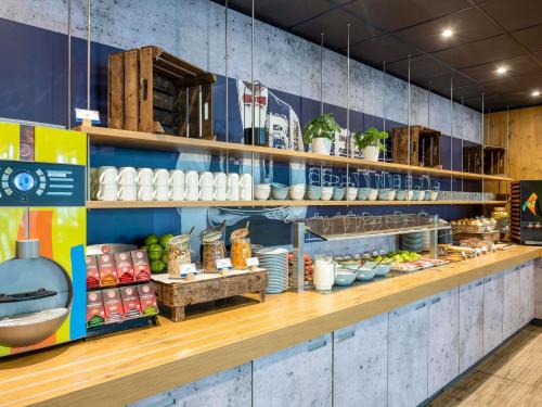 Food and beverages, ibis budget Berlin Kurfurstendamm in Schöneberg