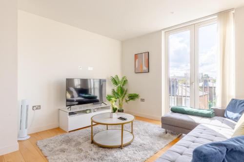 Radiant 1BD Retreat North Maida Vale!, Лондон