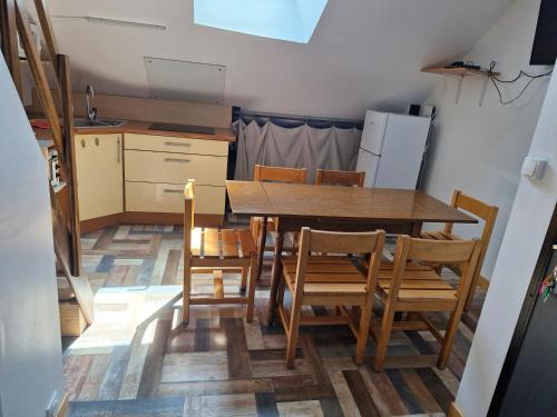 Appart climatisé 2 chambres 5 lits - Location saisonnière - Saint-Pourçain-sur-Sioule