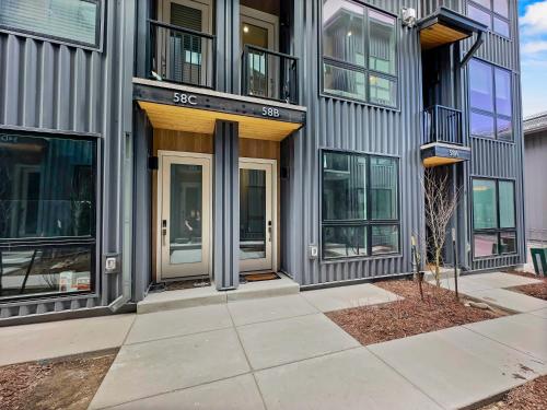 58B - Modern Silverthorne Townhome with Rooftop Hot Tub in Silverthorne