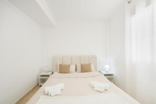 Modern Apartment With Ocean Views - image 5
