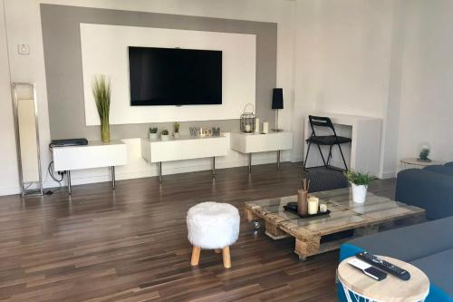 Bright apartment near center and beaches