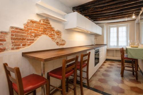 Ca' du Pitta- Old Town Genoa apartment
