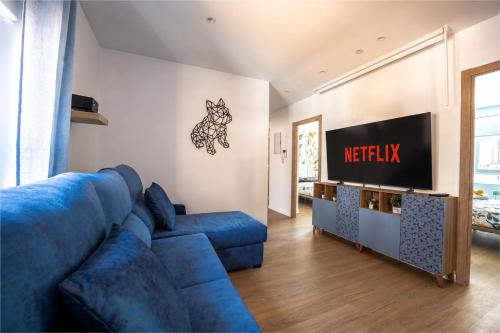 LUJO Maquina Arcade, Patinetes, Netflix y Parking