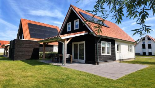 Фасада на хотела, Villapark Wulpdal | Villa De Lepelaar in Толен