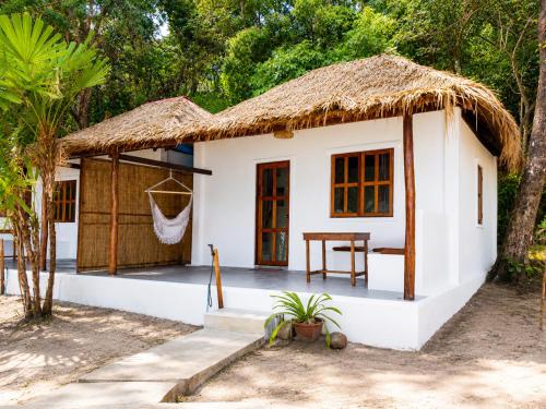 Viesnīcas āriene, KAMAKU Bungalows - Sunset Beach in Kronga Sanloema