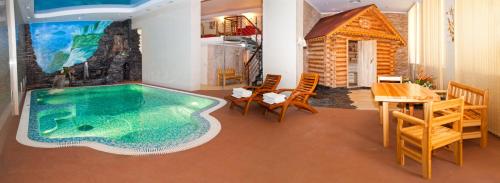 Grand Hall Hotel - image 12