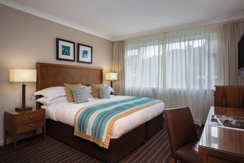 2 bedrooms, 4 beds