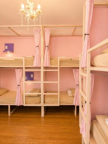 1 bunk bed