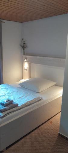 1 double bed