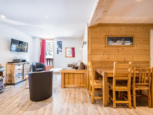 Appartement rénové au coeur de Val-d'Isère - FR-1-518-25
