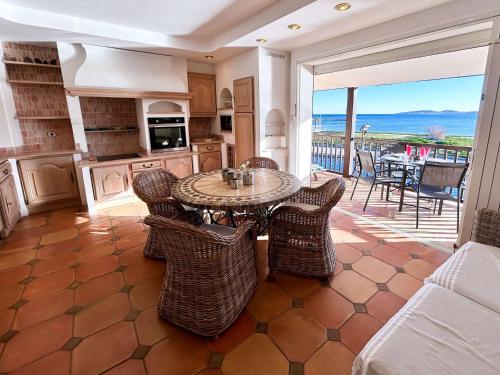 Appartement 3 pièces à Port Grimaud II avec vue sur mer et Wi-Fi - FR-1-868-1