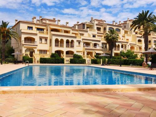Apartamento furs con piscina