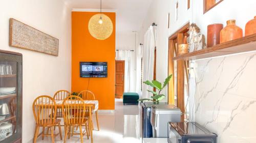 Spacious 5 Bedroom in Central Keraton