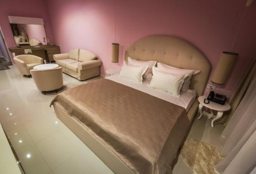 Hotel Crystal Light - image 2