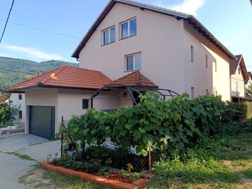 . Kuća - Šekovići