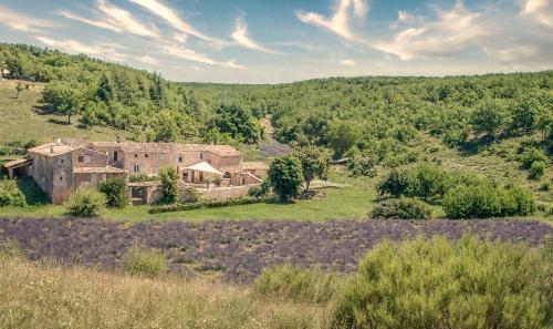 A szálláshely kívülről, Hameau de l'Esperelle in Simiane-la-Rotonde