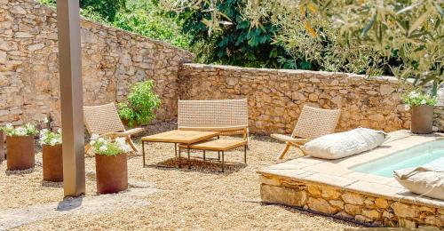 Létesítmények, Hameau de l'Esperelle in Simiane-la-Rotonde