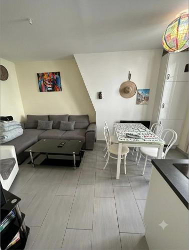 Canal Saint-Martin - Gare de l'Est-Apartment for 4 people