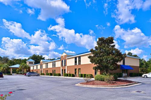 Econo Lodge Darien - 숙소 외관