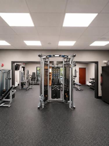 Courtyard by Marriott Houston Hobby Airport - image 3