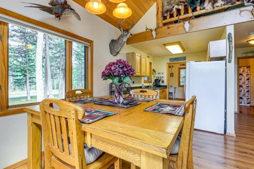 Hike & Expore! Montana Cabin Hideaway in Marion (MT)
