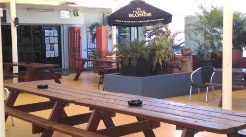 Kert, Overlander Hotel in Mount Isa