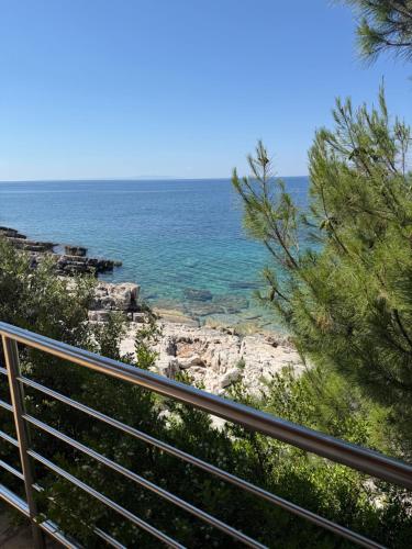 SOL ET PAX Seaside House for Two in Otok Veli Drvenik