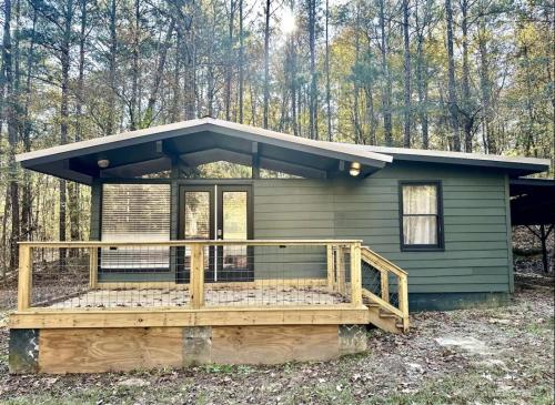 Peaceful Woodland Cabin near Callaway Gardens in Hamilton (GA)