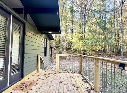 Peaceful Woodland Cabin near Callaway Gardens in Hamilton (GA)