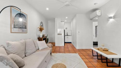 Marlowe Sage Walk to Beach and Pool - image 3
