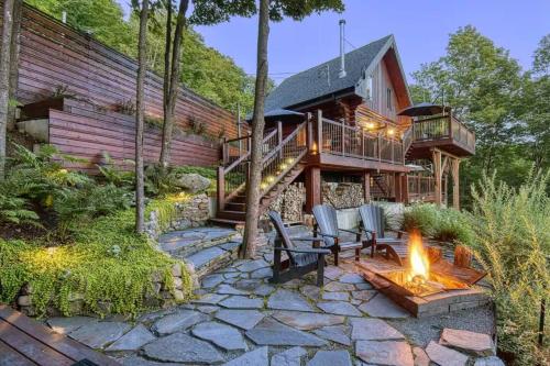 The Woodland Nest 4BDR SPA Lac superieur in Lac Superieur (QC)