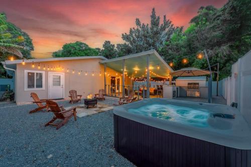 Hot Tub - Family - Dogs Allowed - Arcade Machine -MegaChess in Bay Pines