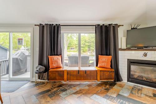Washago Waterfront Hot Tub, Sauna, Trails, Fish in Port Stanton (ON)