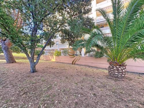 BellaHorizon T2-view of garden-terrace-park-WIFI. - image 5