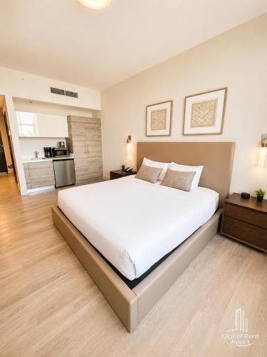 Global Rent Apart - Costa Hollywood Room Type - Deluxe King Studio