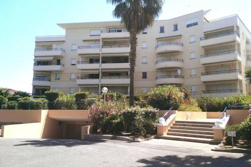 T2garageACswimming pool750 m from the beach. - image 3