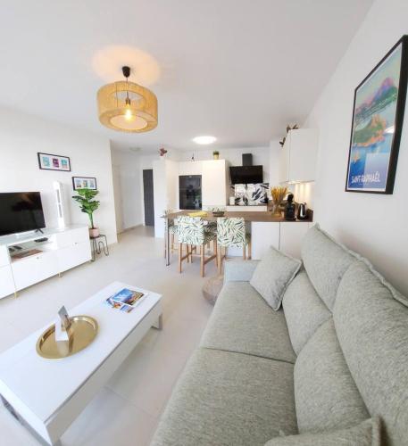 T2 Evasion Azur-4p 150m from t/sea terrace park. - image 3