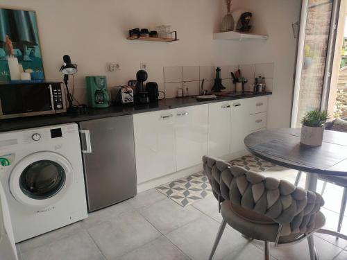 La Suite 27 bis, maison indépendante avec terrasse, proche gare et centre
