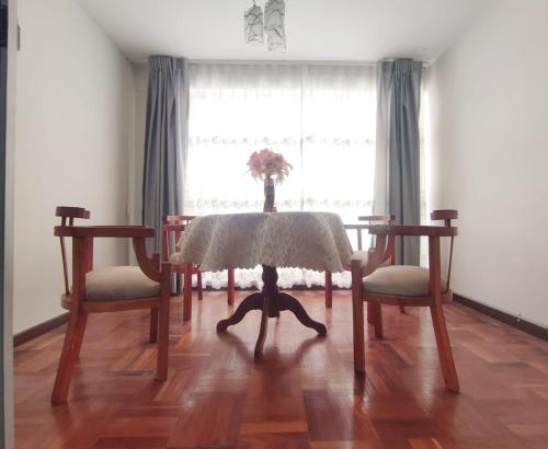 Hermoso departamento en zona estrategica - image 3