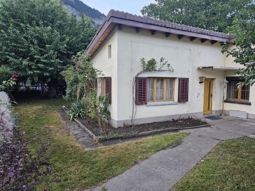 Cozy Garden House in Felsberg near Chur gîte à louer Hainaut